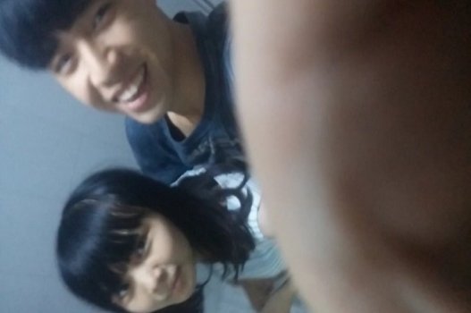 Vừa tròn 18 tuổi đã dụ dỗ bạn vào WC loạn luân